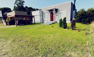Casa de 3 Dormitorios 3  Baños GOLF II 633