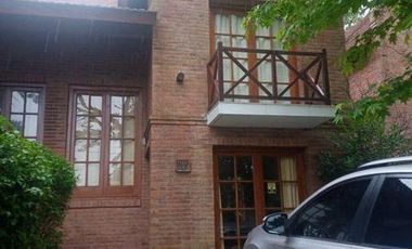 DUPLEX DE 3 DORMITORIOS Y 2 BAÑOS EN EXCLUSIVA ZONA
