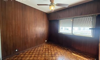 Venta departamento 2 ambientes con balcón en Avellaneda