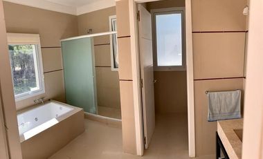 CASA 4 DORMITORIOS 4 BAÑOS PINAMAR