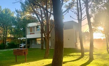 CASA 4 DORMITORIOS 4 BAÑOS PINAMAR