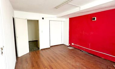 Departamento de 5 ambientes en pleno Centro Campana. 225 m² cubiertos. Cochera para 4 autos.