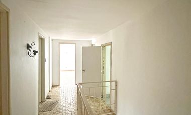 Departamento de 5 ambientes en pleno Centro Campana. 225 m² cubiertos. Cochera para 4 autos.