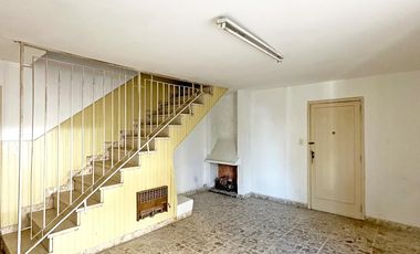 Departamento de 5 ambientes en pleno Centro Campana. 225 m² cubiertos. Cochera para 4 autos.