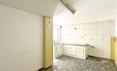 Departamento de 5 ambientes en pleno Centro Campana. 225 m² cubiertos. Cochera para 4 autos.