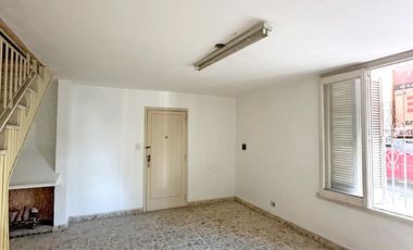 Departamento de 5 ambientes en pleno Centro Campana. 225 m² cubiertos. Cochera para 4 autos.