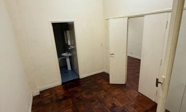 Departamento dos ambientes con doble altura en Microcentro