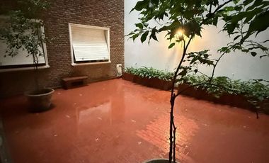 Departamento dos ambientes con doble altura en Microcentro