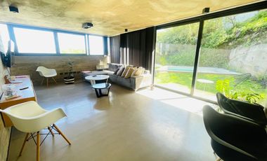 Casa en La Cuesta, Moderna de Hormigón, con Vistas a las sierras y pileta