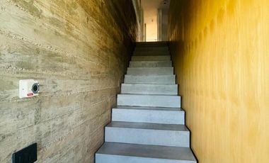 Casa en La Cuesta, Moderna de Hormigón, con Vistas a las sierras y pileta