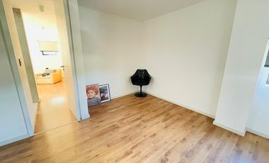 Casa en La Cuesta, Moderna de Hormigón, con Vistas a las sierras y pileta
