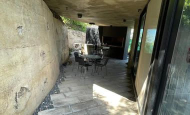 Casa en La Cuesta, Moderna de Hormigón, con Vistas a las sierras y pileta