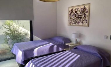 CASA 4 DORMITORIOS COSTA ESMERALDA