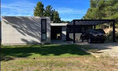 CASA 4 DORMITORIOS COSTA ESMERALDA