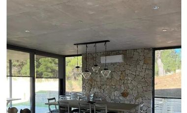 CASA 4 DORMITORIOS COSTA ESMERALDA