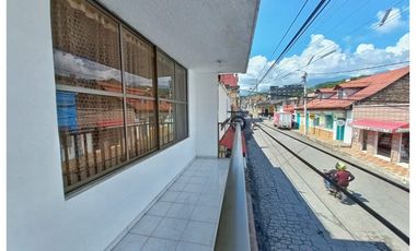 Maat vende Casa, Centro -Villeta 150m2 $780Millones
