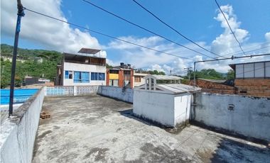 Maat vende Casa, Centro -Villeta 150m2 $780Millones