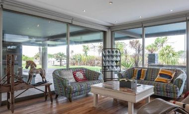 CASA DE 5 DORMITORIOS Y 7 BAÑOS C/ PISCINA CLIMATIZADA
