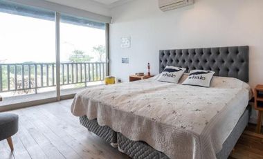 CASA DE 5 DORMITORIOS Y 7 BAÑOS C/ PISCINA CLIMATIZADA