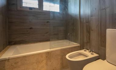 CASA DE 5 DORMITORIOS Y 7 BAÑOS C/ PISCINA CLIMATIZADA