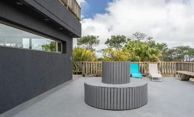 CASA DE 5 DORMITORIOS Y 7 BAÑOS C/ PISCINA CLIMATIZADA