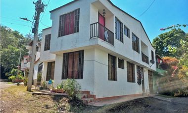 Maat vende Casa, Emaus -Villeta 112m2 $550Millones