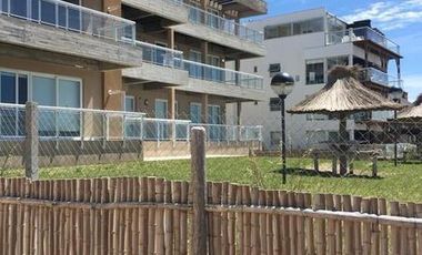 Departamento De 2 Dormitorios C/ Salida Al Mar Y Piscina.