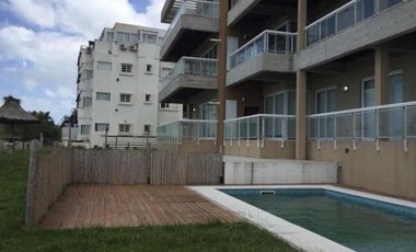 Departamento De 2 Dormitorios C/ Salida Al Mar Y Piscina.