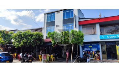EN VENTA  HOTEL CON LOCALES COMERCIALES CALLE 40. YOPAL.