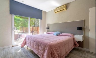 Casa de 4 Dormitorios y 2 baños c/ Piscina Climatizada - Costa Esmeralda
