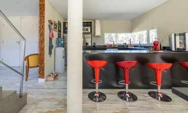 Casa de 4 Dormitorios y 2 baños c/ Piscina Climatizada - Costa Esmeralda