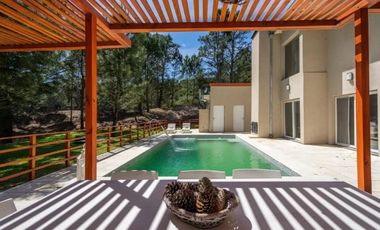 Casa de 4 Dormitorios y 2 baños c/ Piscina Climatizada - Costa Esmeralda