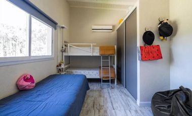 Casa de 4 Dormitorios y 2 baños c/ Piscina Climatizada - Costa Esmeralda