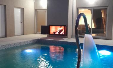 Casa de 4 Dormitorios y 2 baños c/ Piscina Climatizada - Costa Esmeralda