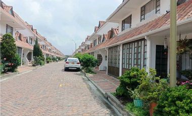 Venta o arriendo de casa en conjunto cerrado en Mosquera $3'200.000