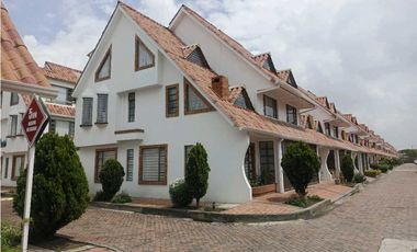 Venta o arriendo de casa en conjunto cerrado en Mosquera $3'200.000