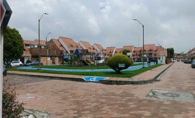 Venta o arriendo de casa en conjunto cerrado en Mosquera $3'200.000