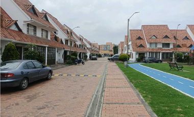 Venta o arriendo de casa en conjunto cerrado en Mosquera $3'200.000