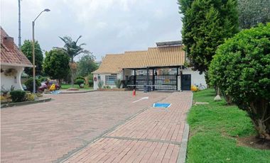 Venta o arriendo de casa en conjunto cerrado en Mosquera $3'200.000