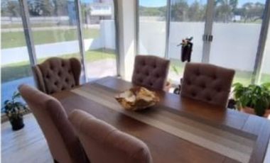 Casa en VENTA muy amplia fraccionamiento Río del Dorado
