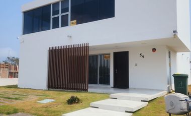 Casa en VENTA muy amplia fraccionamiento Río del Dorado