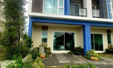 3 Bedroom Townhouse for sale at The Trend Wongwaen-Hatairat
