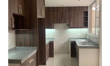 Conocoto, Casa en Renta, 160m2, 4 Habitaciones