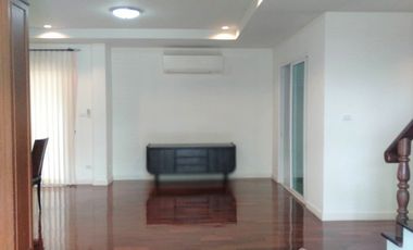 4 Bedroom House for sale at Lanna Thara Village