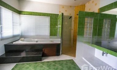 4 Bedroom House for sale at Koolpunt Ville 10