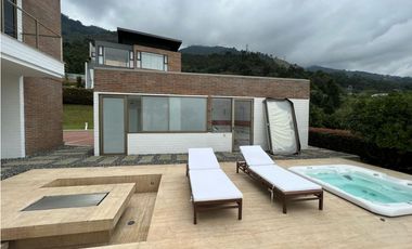 CASA ESPECTACULAR EN LAS PALMAS - MEDELLIN - ANTIOQUIA