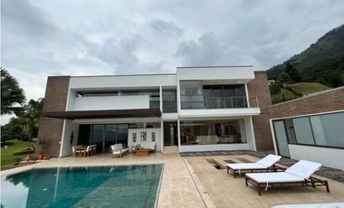 CASA ESPECTACULAR EN LAS PALMAS - MEDELLIN - ANTIOQUIA