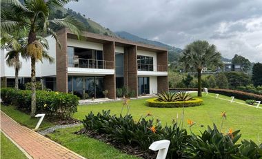 CASA ESPECTACULAR EN LAS PALMAS - MEDELLIN - ANTIOQUIA