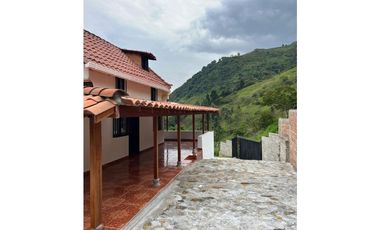 ESPECTACULAR FINCA CON UNA EXCELENTE UBICACION Y CLIMA