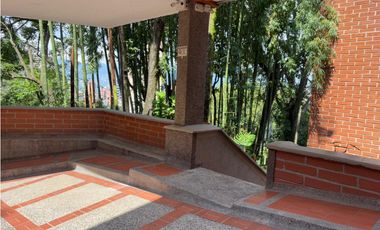 APARTAMENTO REMODELADO EN EL POBLADO